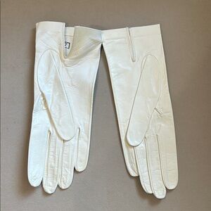 Elegant White Leather Gloves